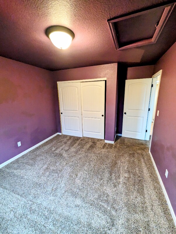 Building Photo - 246 Primrose Dr