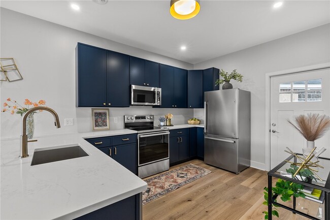 Building Photo - 169 S Union St