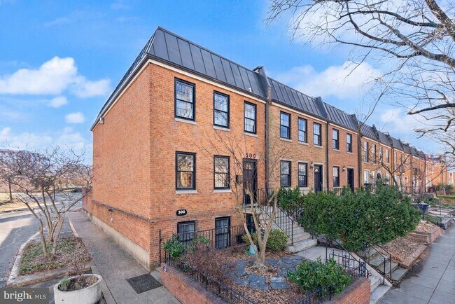 Building Photo - 500 G St SW