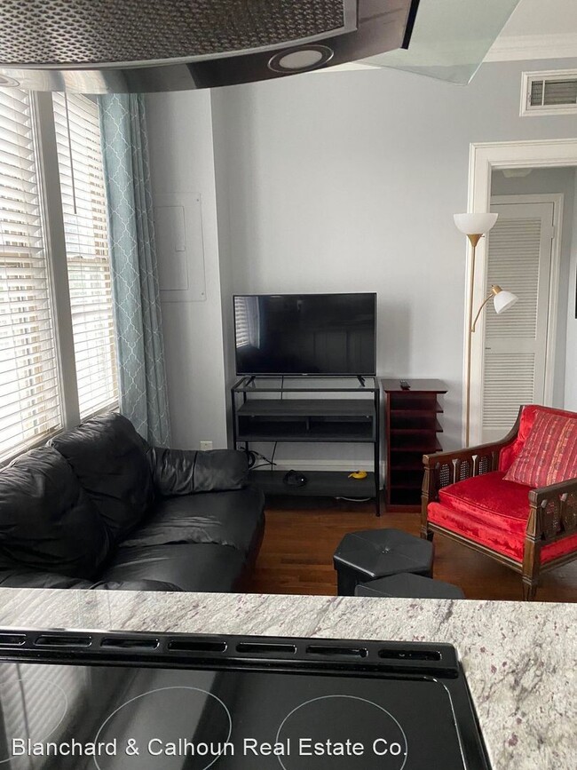 Building Photo - 1 br, 1 bath House - 2068 Walton Way Unit 303