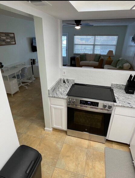 Building Photo - 6161 Gulf Winds Dr