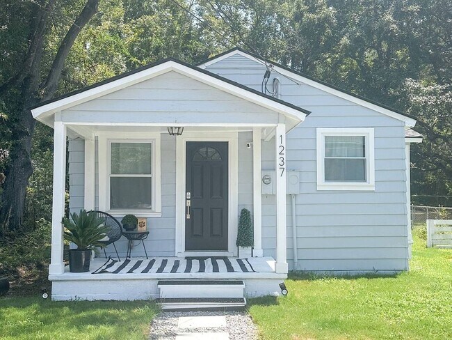 Building Photo - 3 Bedroom Single Family Home in Hanahan