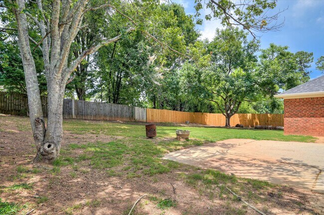 Building Photo - 1094 Maple Ridge Ct