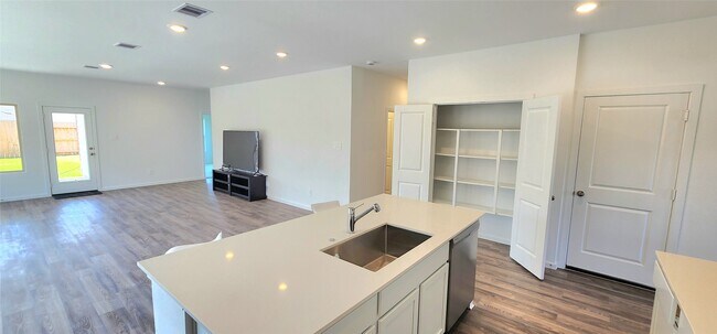Building Photo - 22566 Pagoda Dogwood Br Dr