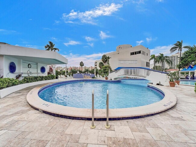 Building Photo - 19707 Turnberry Way