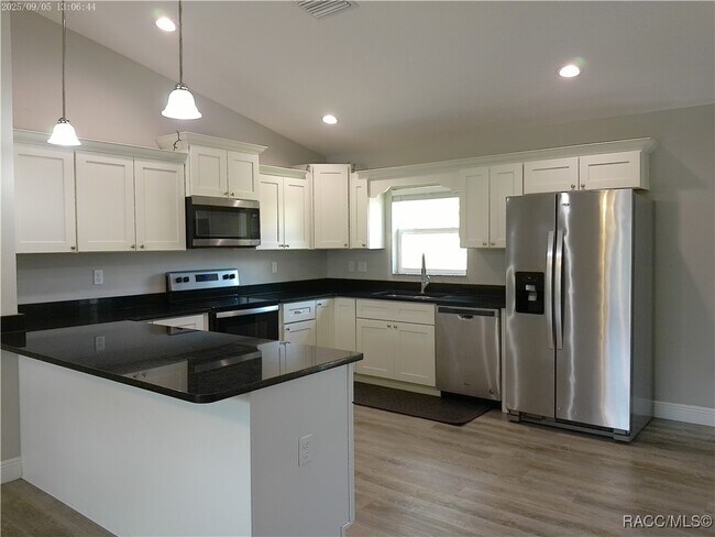 Building Photo - 9252 N Agatha Dr