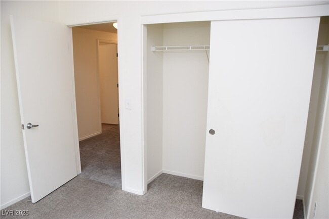 Building Photo - 50 Aura de Blanco St