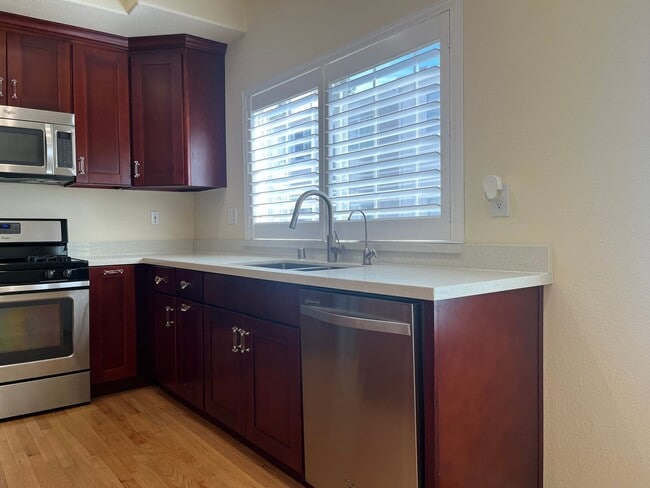 Building Photo - 7011 Silver Brook Ct