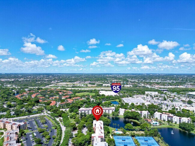 Building Photo - 955 Egret Cir