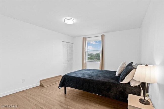 Building Photo - 3303 6th St SW