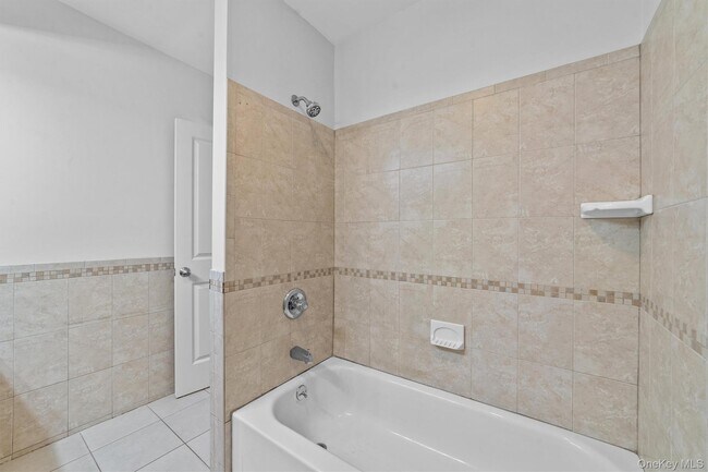 Building Photo - 142 Bannon Ave