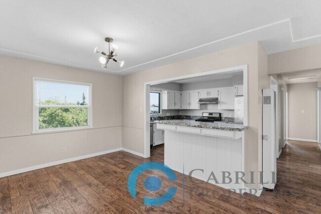 Building Photo - 5077 Art St