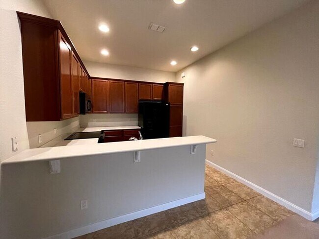 Building Photo - Capri Villa in Village Walk-11831 Iselle D...