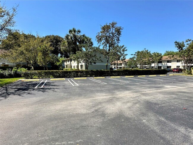 Building Photo - 107 Gardens Dr