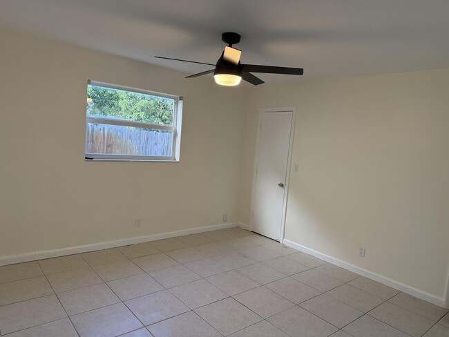 Building Photo - 4200 NW 37th Terrace