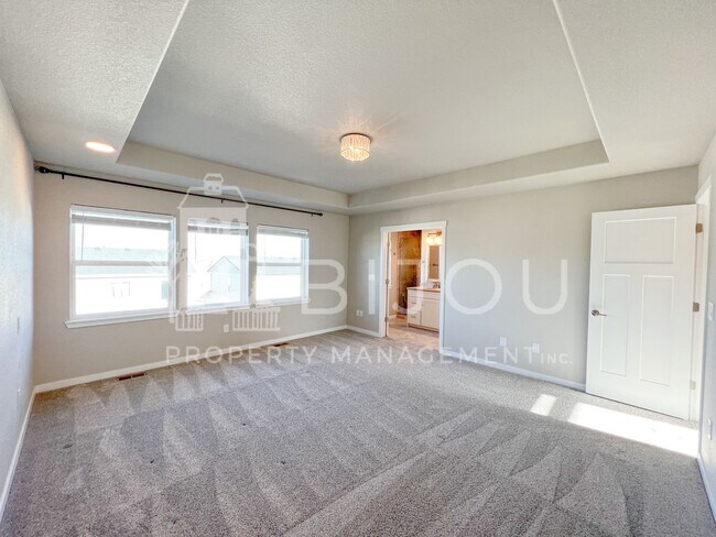 Building Photo - Gorgeous Home Located South by COS Airport