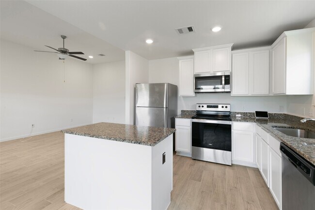 Building Photo - 8115 Vacek Meadows Loop