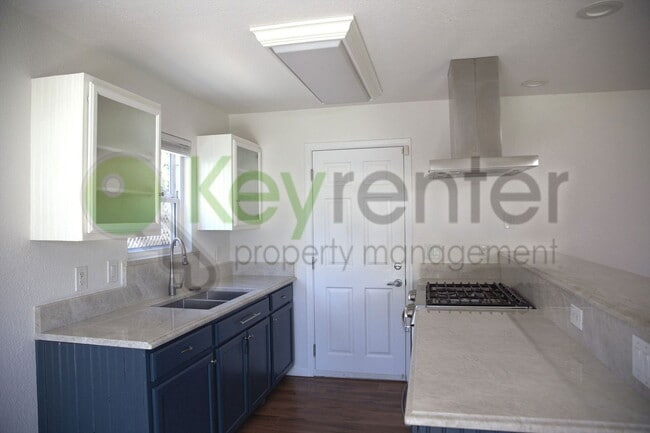 Building Photo - 9024 Alderson Ave