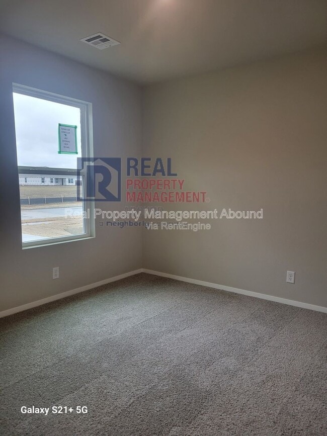 Building Photo - 8510 E 163rd St S