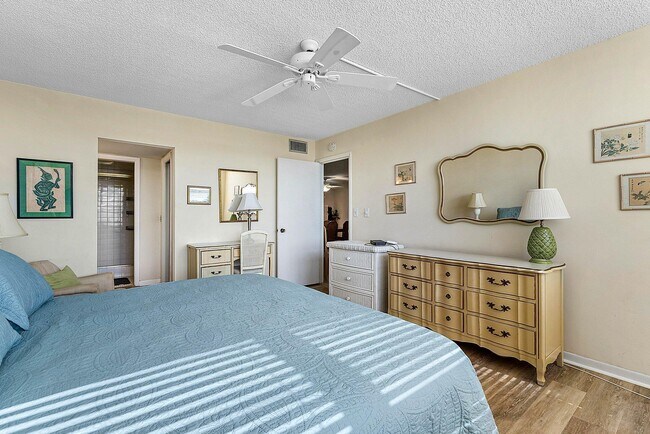 Building Photo - 931 Gardenia Dr