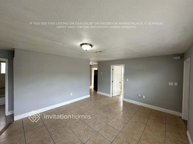 Building Photo - 2150 Bonnie Dr