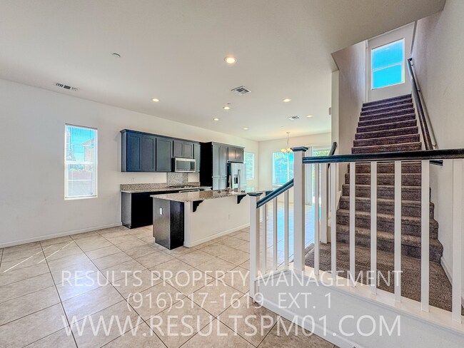 Building Photo - Beautifully upgraded Four bedroom w Loft