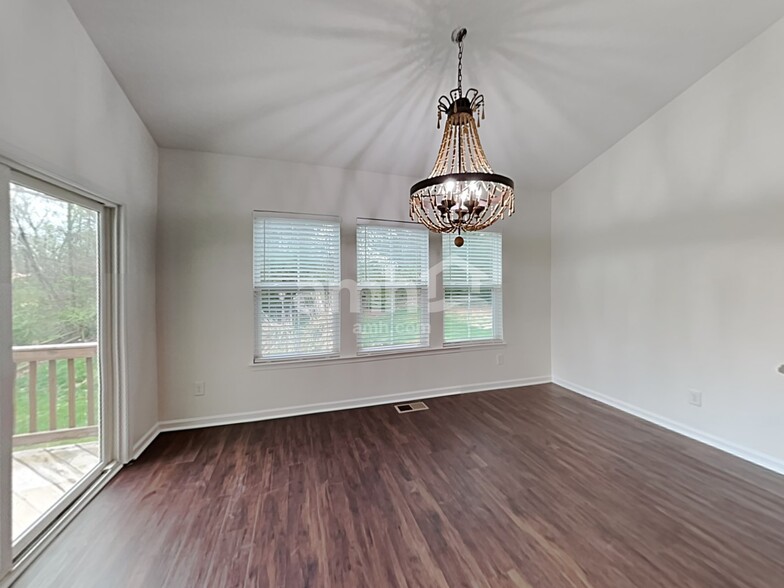 Building Photo - 7184 Kenyon Dr