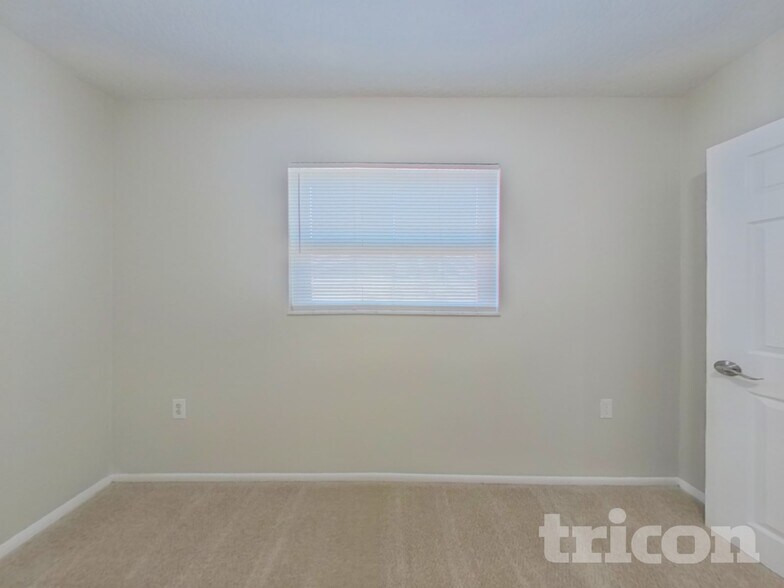 Building Photo - 2247 Blue Tern Dr