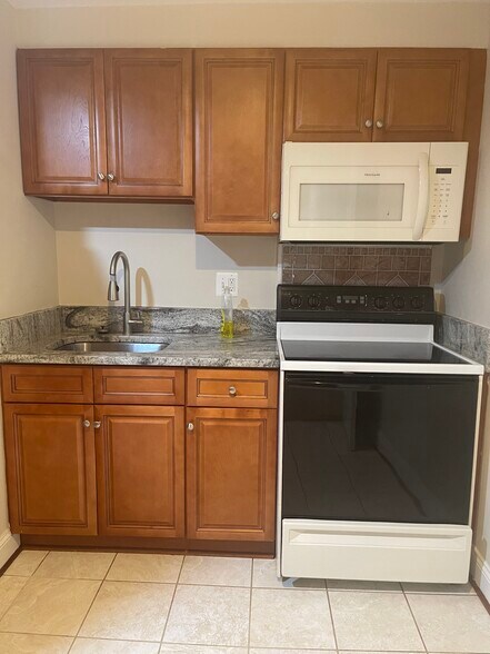 Building Photo - 13946 Marblestone Dr