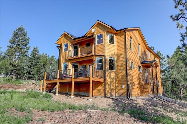 Building Photo - 136 Gail Ln