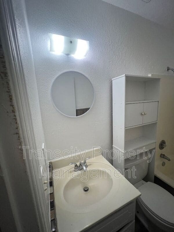 Building Photo - 4714 E Caballero St