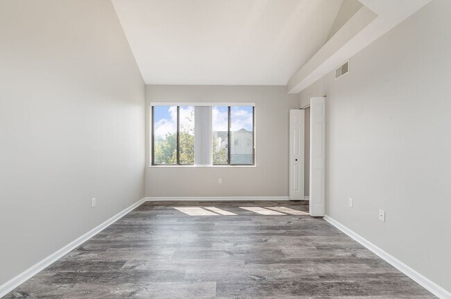 Building Photo - 1003 Cherrington Dr