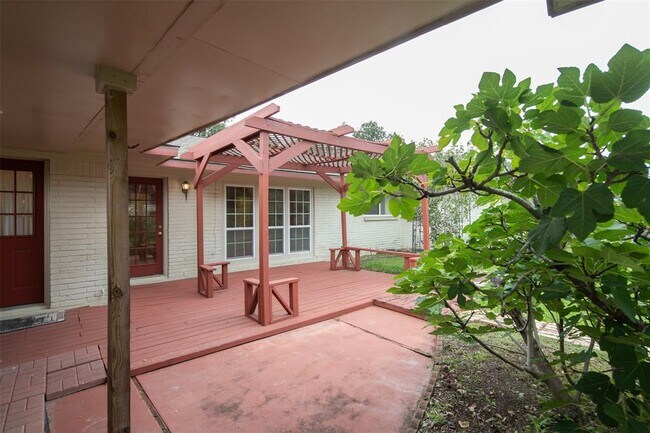 Building Photo - 5215 Cheena Dr
