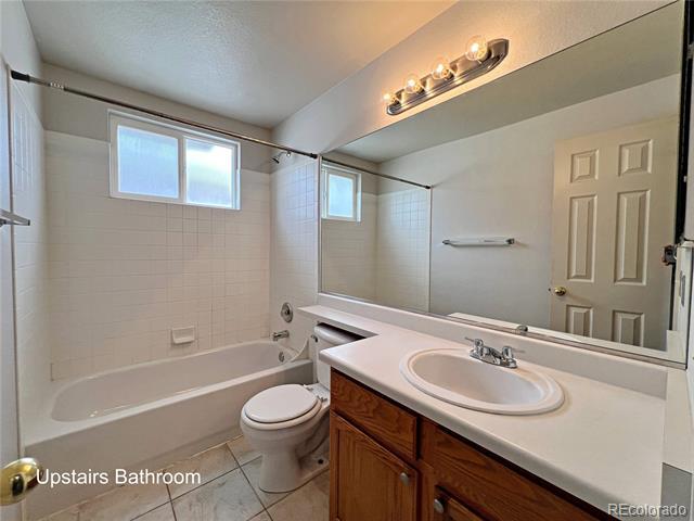 Building Photo - 5377 S Ukraine Way