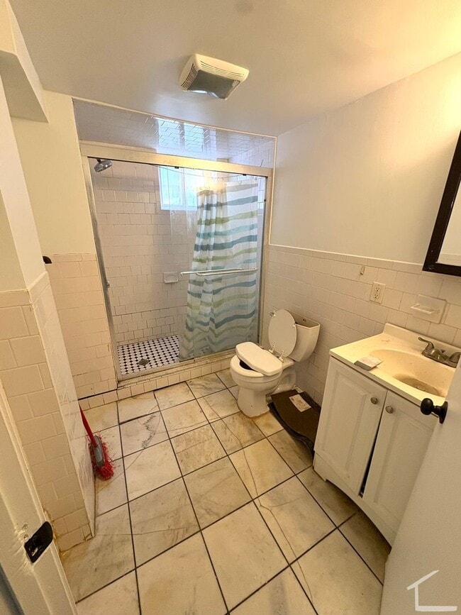 Building Photo - 2 bed in Brighton