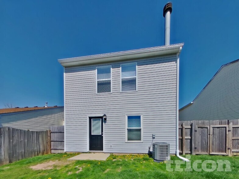 Building Photo - 473 Overland Dr