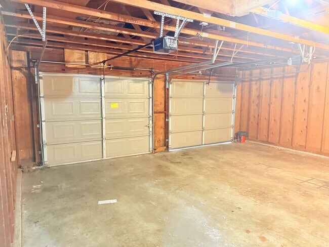 Building Photo - 2bd/1ba Everett Home