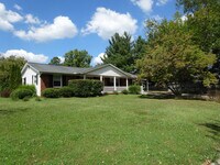 Building Photo - Knoxville 37921 - 3 bedroom 1.5 bath home - call Adam Sharp 865-254-0980