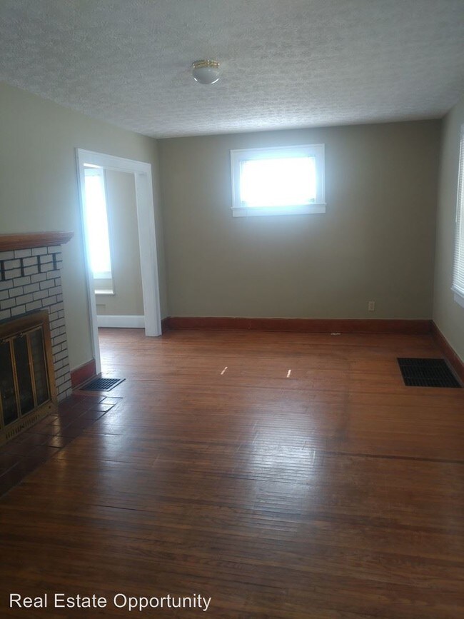 Building Photo - 2 br, 1.5 bath House - 1858 Harrisburg Pike