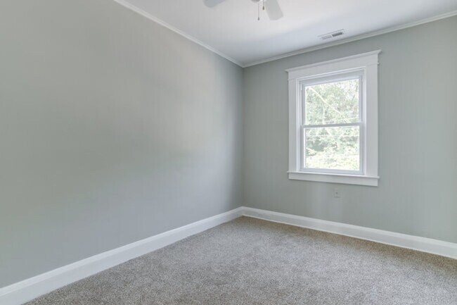 Building Photo - 3209 Moravia Rd