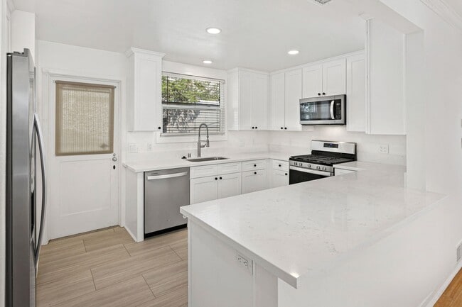 Building Photo - In the heart of the Coronado Village!