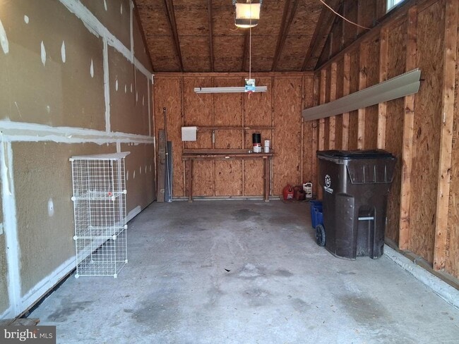 Building Photo - 7300 Willow Glen Way