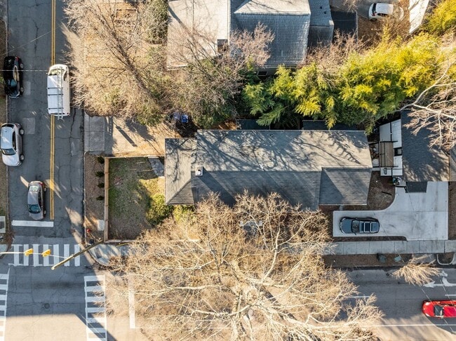 Building Photo - Stunning Fully Renovated 5-Bedroom Home in Desirable Trinity Park, Durham