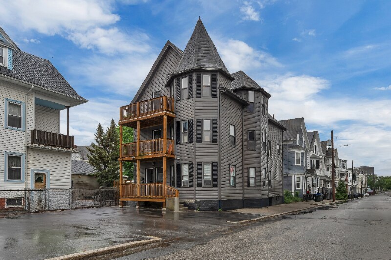 Building Photo - 77 Vinton St