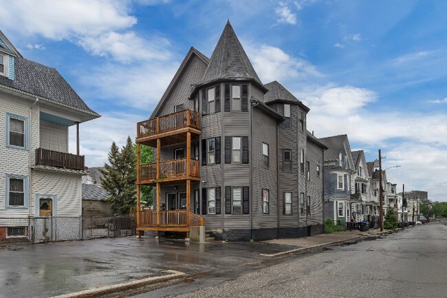 Building Photo - 77 Vinton St