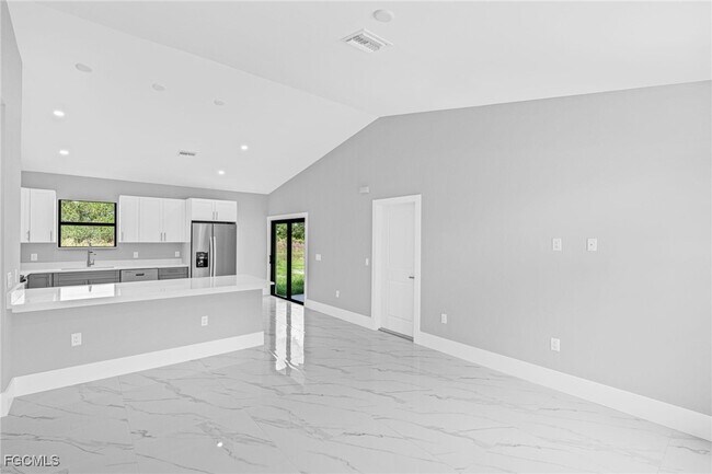 Building Photo - 633 Windermere Dr