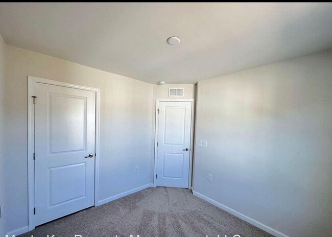 Building Photo - 801 Romeria Dr
