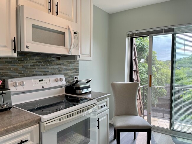 Building Photo - 1721 Northfield Sq