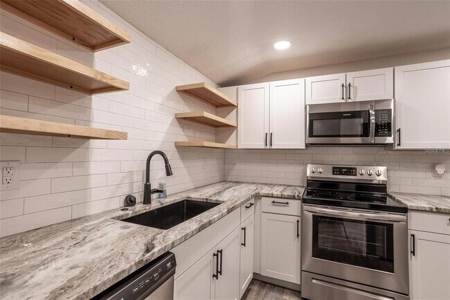 Building Photo - 1405 10th St S