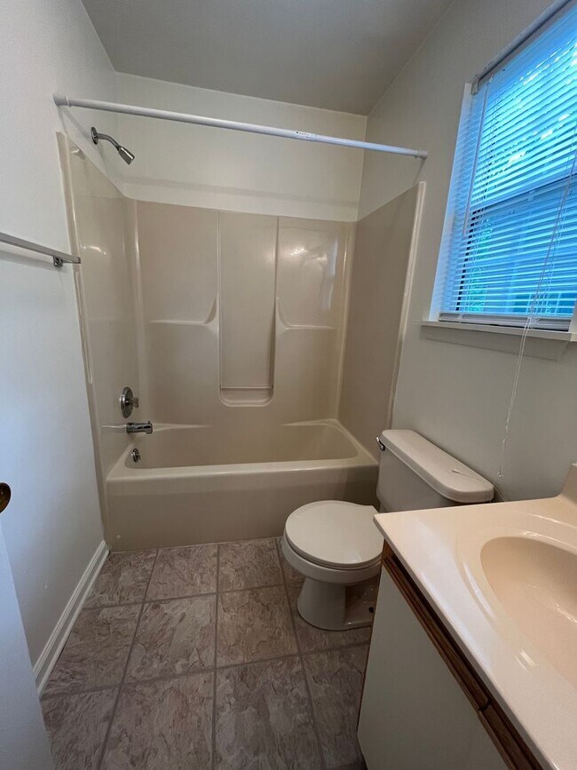 Building Photo - Rutherford 3 Bedroom 3 Bath with Den Town House